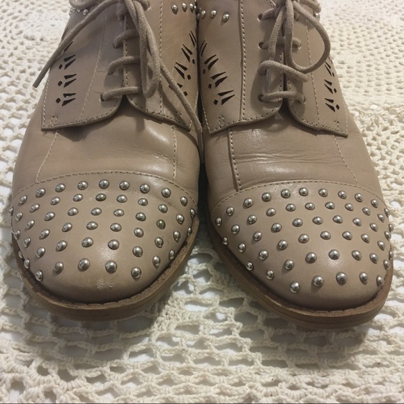 Sam Edelman Nude Lace Up Studded Oxford - Picture 6 of 11